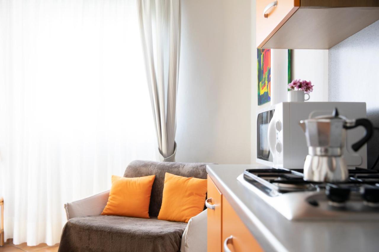 Charming Moment Di Villa Porta - Residenza Leonardo Luino Exterior photo