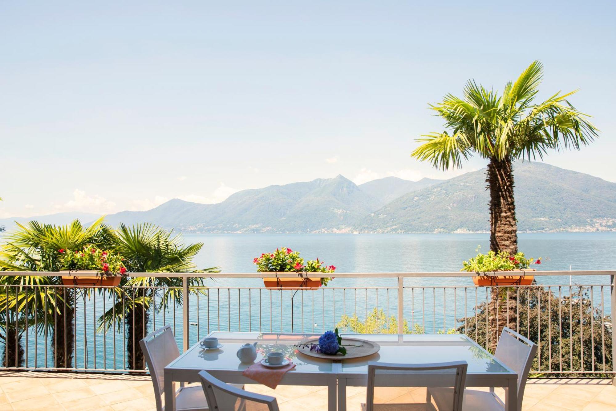 Charming Moment Di Villa Porta - Residenza Leonardo Luino Exterior photo