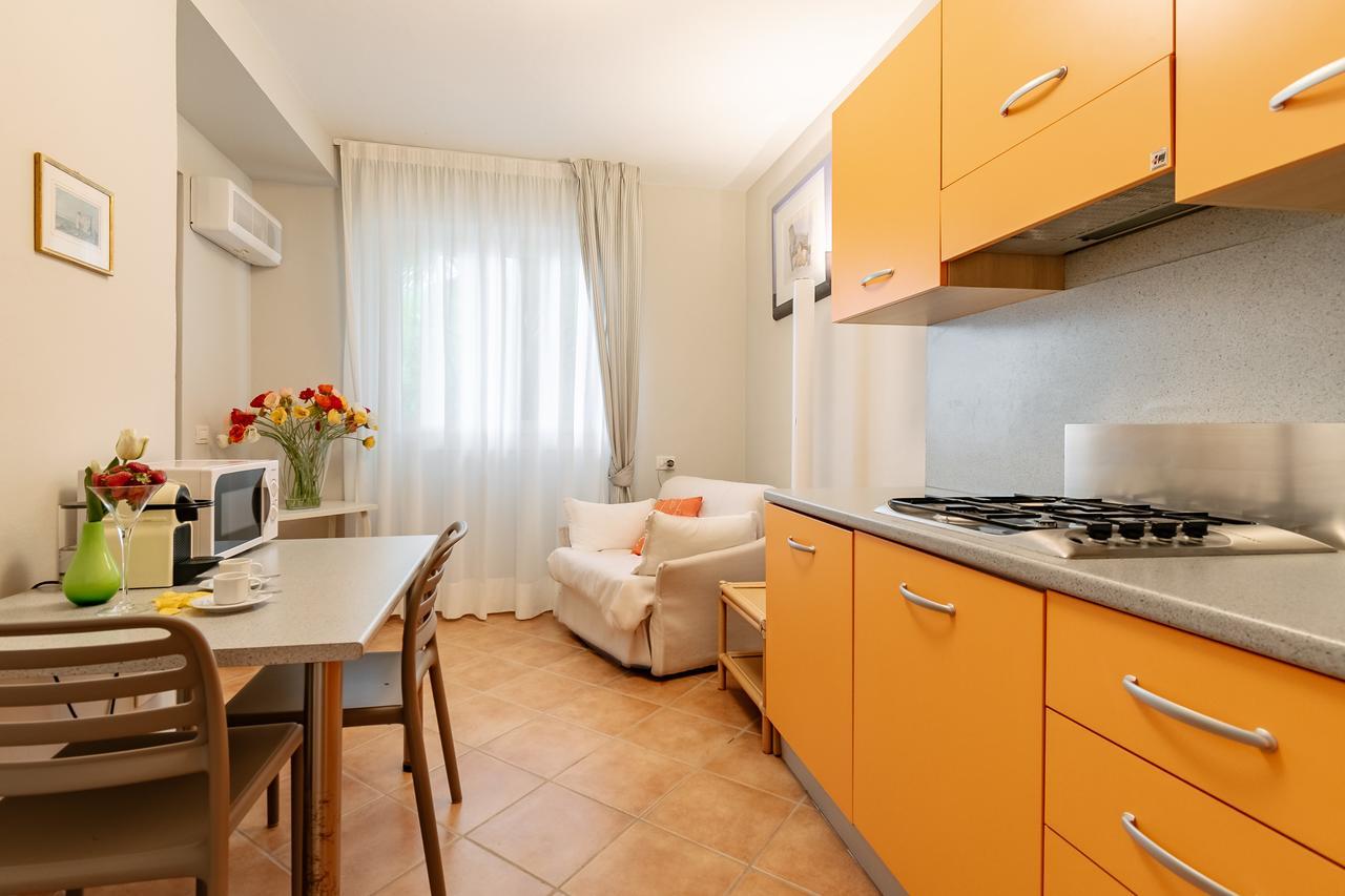 Charming Moment Di Villa Porta - Residenza Leonardo Luino Exterior photo